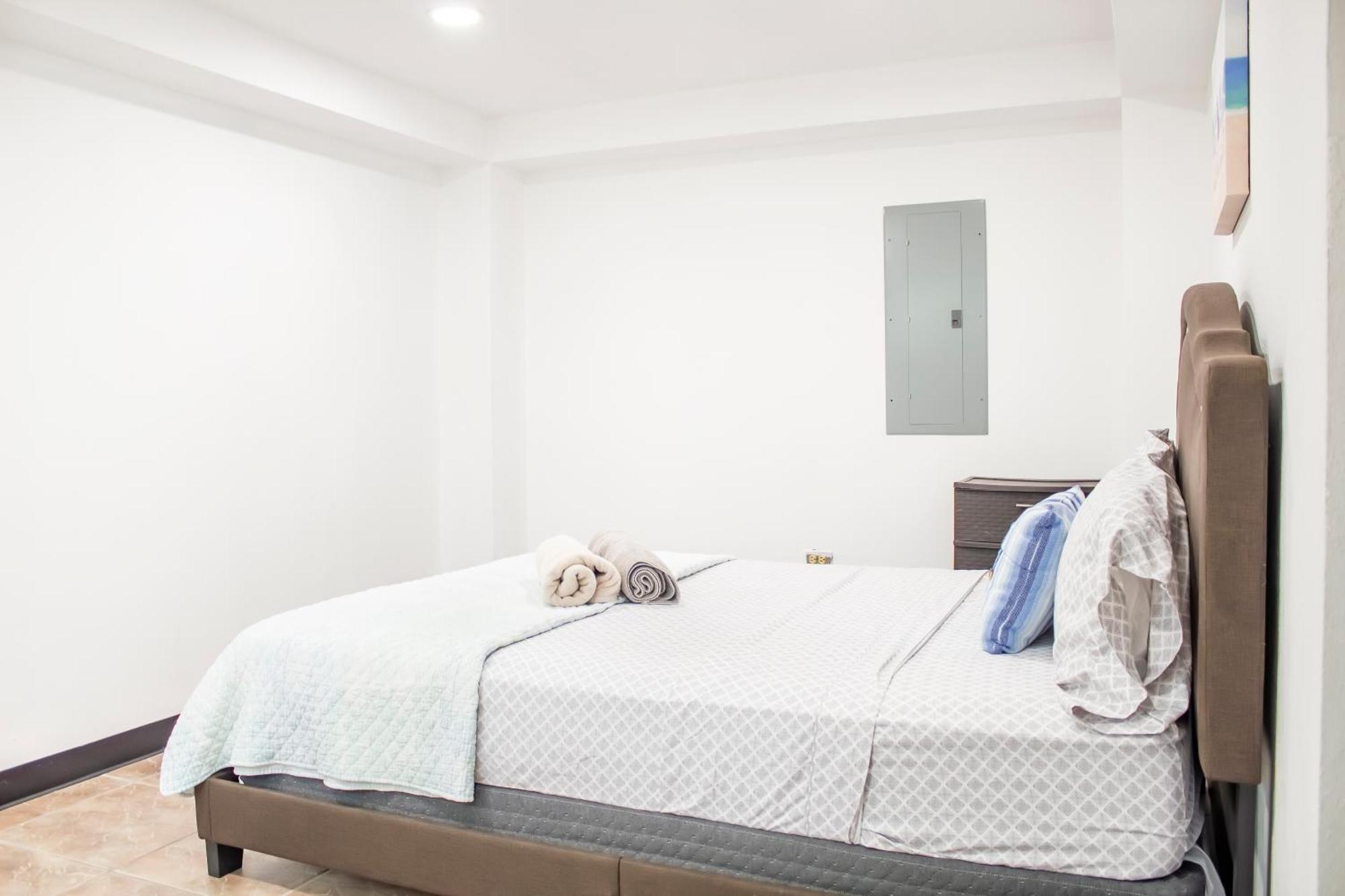 3050 Place San Juan Bilik gambar